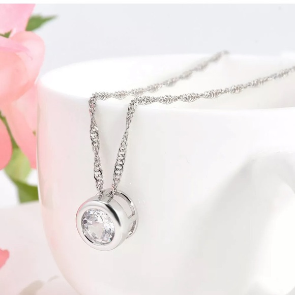Round Crystal Rhinestone Silver Pendant Necklace - Picture 3 of 5